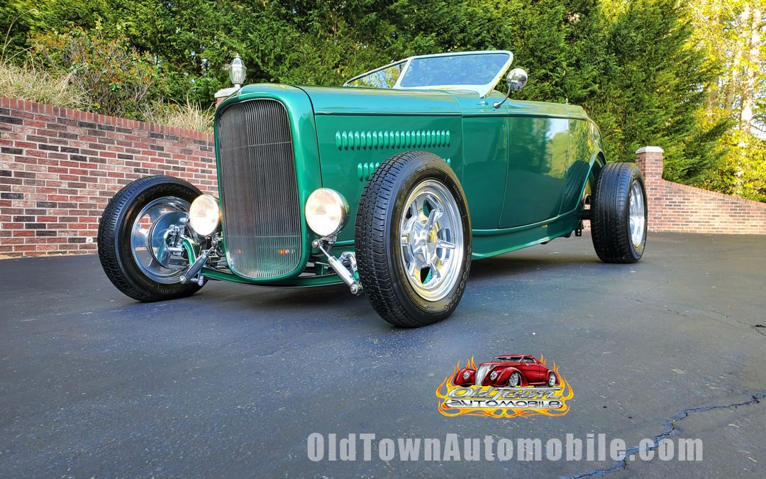 1932 Ford Roadster in Green