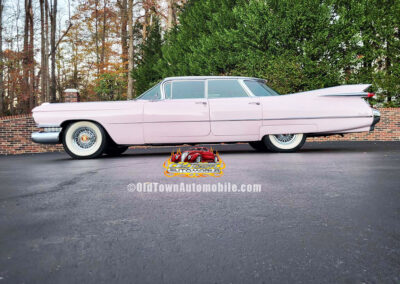 1959 Cadillac Sedan DeVille in Mary Kay Pink