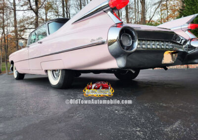 1959 Cadillac Sedan DeVille in Mary Kay Pink