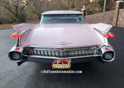 1959 Cadillac Sedan DeVille in Mary Kay Pink