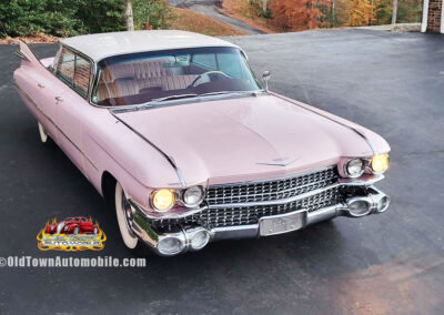 1959 Cadillac Sedan DeVille in Mary Kay Pink