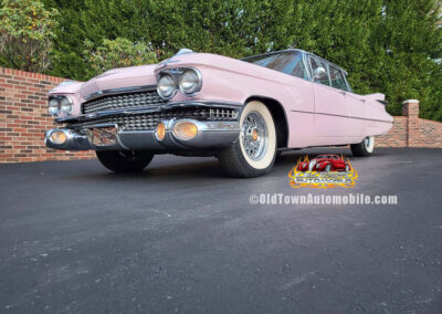 1959 Cadillac Sedan DeVille in Mary Kay Pink