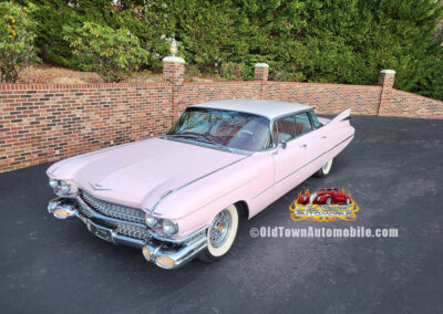 1959 Cadillac Sedan DeVille in Mary Kay Pink