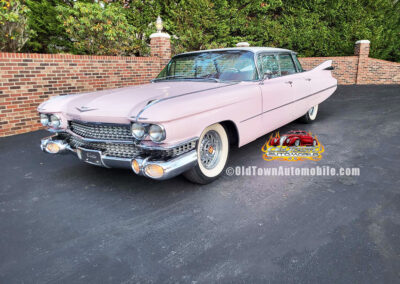 1959 Cadillac Sedan DeVille in Mary Kay Pink