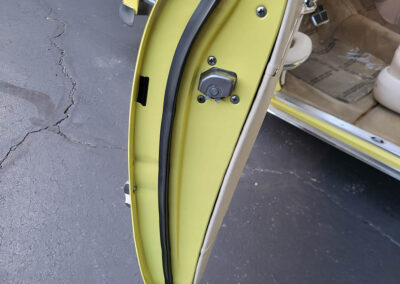 1955 Chevrolet Sedan in Yellow and White - interior door