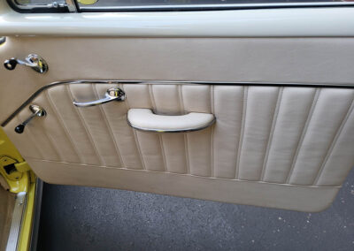 1955 Chevrolet Sedan in Yellow and White - interior door
