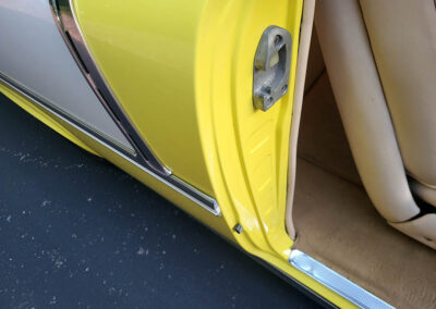 1955 Chevrolet Sedan in Yellow and White - interior door