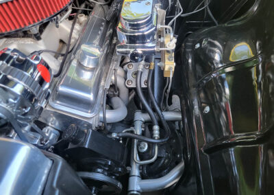 1955 Chevrolet Sedan in Yellow and White - engine