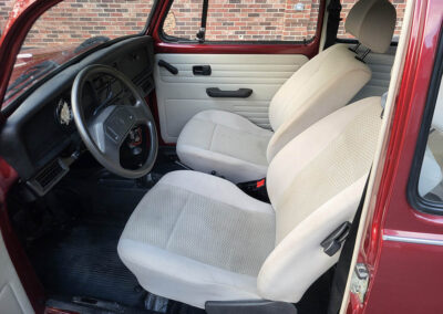 1972 Volkswagen Beetle Vocho in Burgundy - Interior