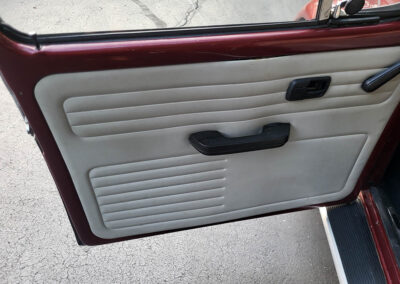 1972 Volkswagen Beetle Vocho in Burgundy - Interior