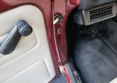 1972 Volkswagen Beetle Vocho in Burgundy - Interior
