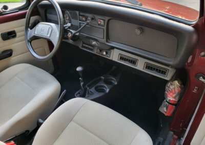1972 Volkswagen Beetle Vocho in Burgundy - Interior