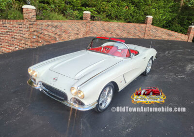 1962 Corvette in White and red interior - exterior