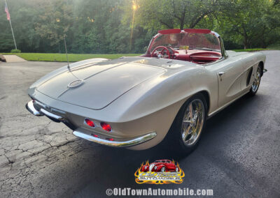1962 Corvette in White and red interior - exterior