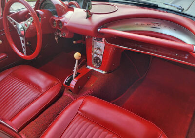 1962 Corvette in White and red interior