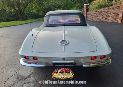 1962 Corvette in White and red interior - with black soft top